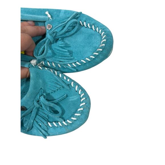 MINNETONKA Turquoise Suede Moccasins Kilty Hard Sole Fringe Boho Hippie 9.5 - Picture 3 of 7